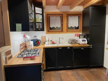 Chalet spacieux 12 pers, 4 ch, 4 sdb, cuisine équipée, parking, cheminée - Photo 7