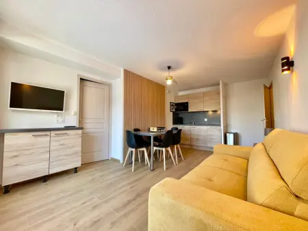 Appartement cosy avec piscine et parking, au pied des pistes - Photo 2