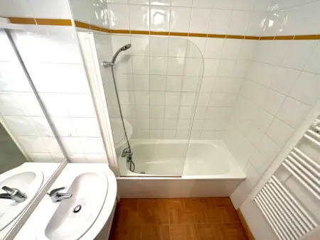 Appartement cosy avec piscine et parking, au pied des pistes - Photo 5