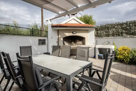 Apartment Villa Andelka- Three Bedroom Apartment with Swimming Pool - Photo 30