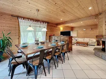 Chalet en Le Corbier,Chalet Savage 170m² près des pistes, Wi-Fi, parking, matériel bébé FR-1-267-299 N°1017548