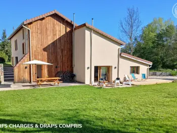 Gite à Saint Just la Pendue,Gîte spacieux avec jardin, terrasses et WiFi en pleine nature FR-1-496-333 N°1017710