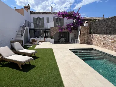 Maison à Begur, Maison de ville avec piscine et jardin au cœur de Begur - L1017745