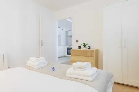 VR-151-JAURES-2, Appartement 6 personnes à Puteaux - Photo 12