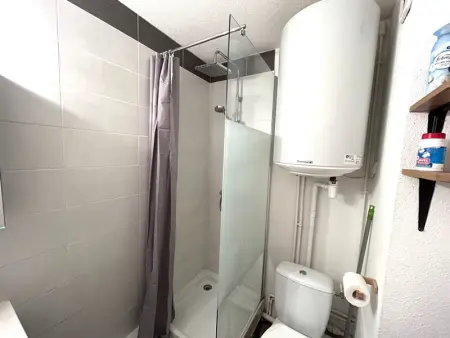 Appartement rénové à 50m de la plage, 4 pers, parking privé - Photo 9