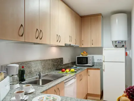 Appartement moderne à 50m de la plage, terrasse, climatisation et WiFi - Calella de Palafrugell - Photo 6