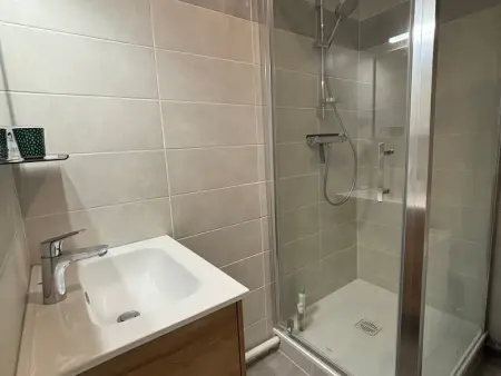 Appartement cosy 4 pers, proche ski, parking, balcon - Photo 6