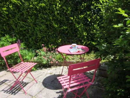 Maison familiale à Ferrières-sur-Sichon avec cheminée et jardin dans cadre rural - Photo 6