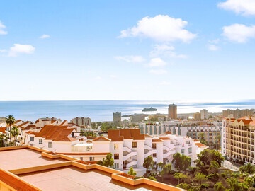 Location Apartamento en Los Cristianos,Penthouse luxueux avec grande terrasse, piscine chauffée et parking à Los Cristianos ES-347-4 N°1018985