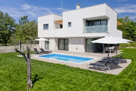Villa Amaris, Villa à Novigrad avec Piscine et Terrasse - Photo 5