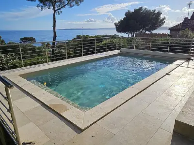 Villa à Les Issambres, Villa charmante avec piscine, clim, wifi et parking à 300m de la mer - L1019552