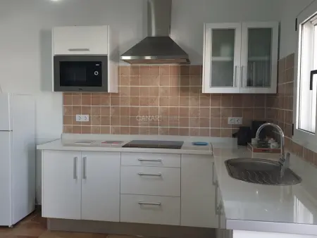 Maison rénovée avec jardin à La Oliva, proche plages - Photo 4