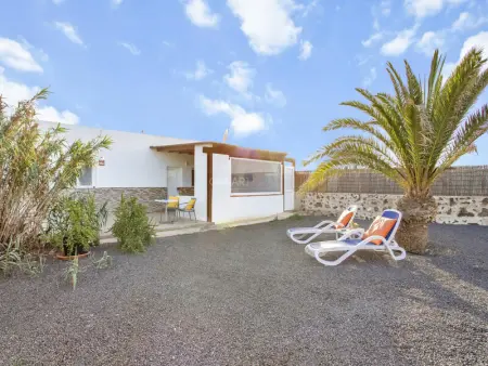 Maison rénovée avec jardin à La Oliva, proche plages - Photo 11