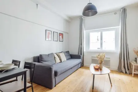 Appartement à Paris, LL-48-ABOUKIR-D - L1020221