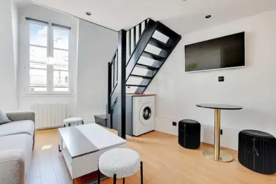 Appartement à Paris, JR-10-ARCHIVES-5 - L1020332