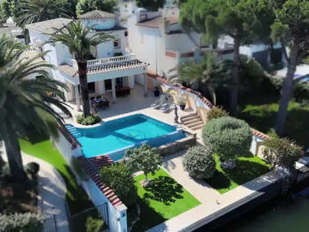 Villa Llobregat 41b, sublime villa au bord du canal de plaisance - Photo 1
