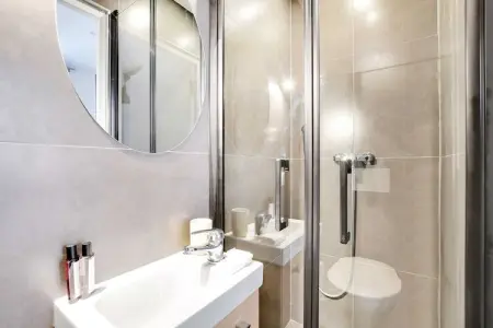 JT-14-MONTCENIS-2C, Appartement 2 personnes à Paris - Photo 4