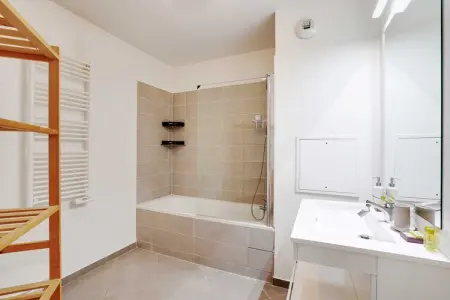 RS-13-ROSIERS, Appartement 6 personnes à Saint Ouen sur Seine - Photo 3
