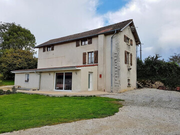 Gite à Seveux Motey Seveux,Gîte spacieux avec piscine couverte et Wifi à Vesoul FR-1-583-193 N°1022252