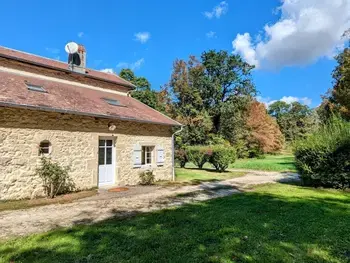 Alto Saona, Casa rural en Saint Loup Nantouard, Retraite sereine avec piscine privée et tennis au cœur de la nature FR-1-583-20 N°1022253