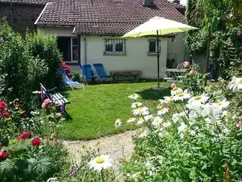 Gite à Chargey lès Port, Gîte paisible avec jardin privé, animaux bienvenus, WiFi - L1022267