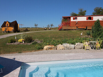 Haute Saône, Gite à Vy le Ferroux, Séjour en roulotte avec piscine et WiFi en Vallée de la Saône FR-1-583-79 N°1022276