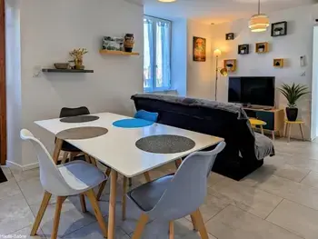 Gîte in HERICOURT,Gîte rénové avec jardin, clim, parking, WiFi - Calme à Héricourt FR-1-583-329 N°1022398