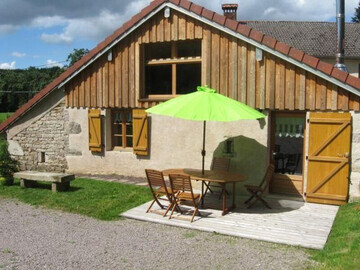 Gite à Saint Bresson,Gîte rénové avec charme, nature et randonnées, proche des Vosges FR-1-583-69 N°1022417