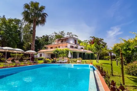 Villa Conte, Captivante villa à Ricadi avec piscine - Photo 2