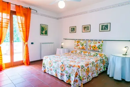 Villa Conte, Captivante villa à Ricadi avec piscine - Photo 18