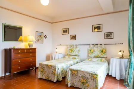 Villa Conte, Captivante villa à Ricadi avec piscine - Photo 21