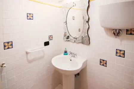 Villa Conte, Captivante villa à Ricadi avec piscine - Photo 23