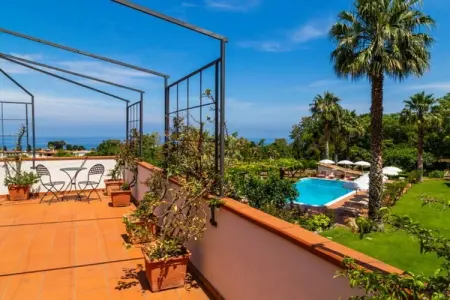 Villa Conte, Captivante villa à Ricadi avec piscine - Photo 30