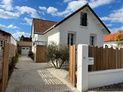 Maison à Saint Georges d'Oléron, Charmante maison rénovée à Boyardville, jardin privé et studio indépendant - L1023609