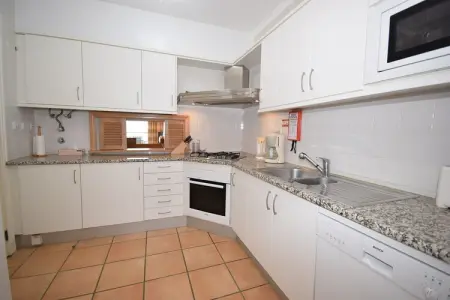 Apmto Villa Sol, Appartement avec balcon ensoleillé et piscine - Photo 4