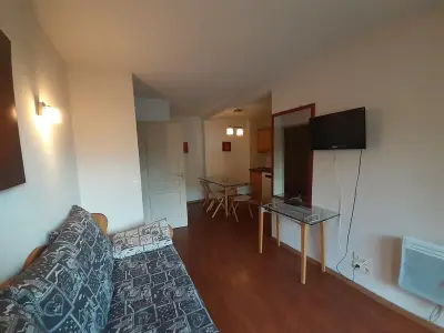 Wohnung in Valfréjus, Appartement 3 pièces proche télécabine, 2 chambres, skis aux pieds, parking offert - L1026039