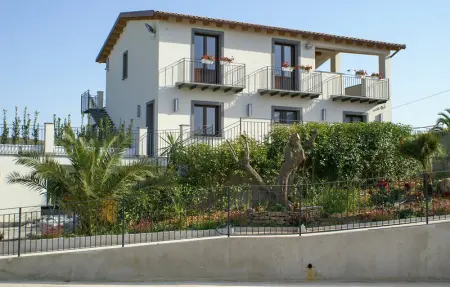 Location Appartement 3 personnes à Mazzarino - Photo 7