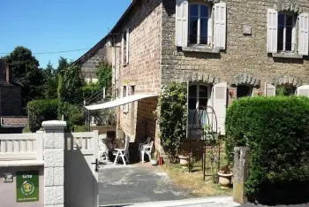 Appartement à VARS SUR ROSEIX,Gîte de France à Vars-sur-Roseix 3 épis FR-19130-11 N°1028152