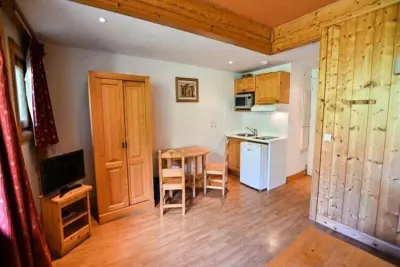 Appartement à Combloux, Lumineux Studio Avec Balcon - L1029666