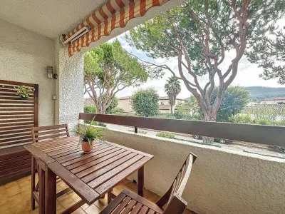 Appartement à Saint Cyr sur Mer, Appartement 2-4 pers, proche plage, parking privatif - L1029766