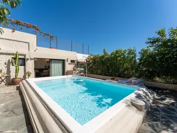 Villa en Las Palmas de Gran Canaria,Oasis de paix à Tafira: gîte rustique-moderne avec piscine et Wi-Fi ES-177-60 N°1029885