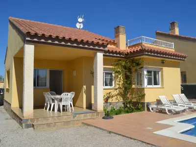 Maison à Deltebre, Maison proche plage avec piscine privée, wifi, animaux admis - L1029888