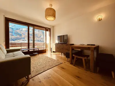 Appartement à Le Monêtier les Bains, Studio cabine 4 pers. à Monêtier-les-Bains, parking, balcon avec vue montagne - L1029900