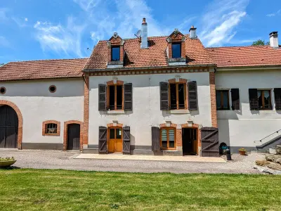 Gite à Bougnon, Gîte familial au calme avec spa, piscine privée et nombreuses activités FR-1-583-301 N°1030414