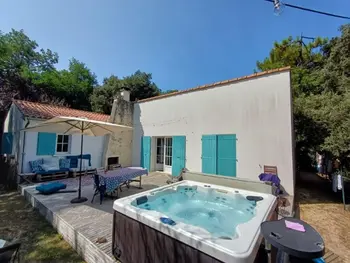 Haus in Saint Georges d'Oléron,Maison familiale proche plage avec jacuzzi et Internet FR-1-778-33 N°1030437