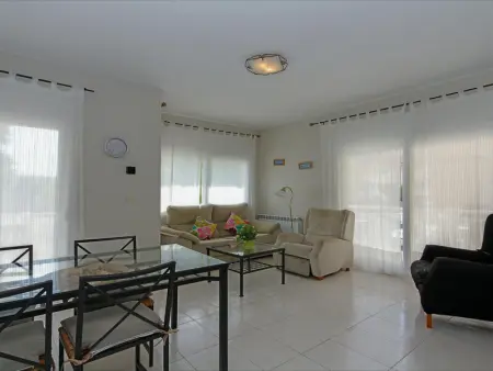 Appartement familial à 200m de la plage avec balcon et WiFi, idéal pour 5 personnes - Photo 4