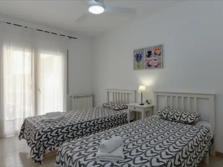 Appartement familial à 200m de la plage avec balcon et WiFi, idéal pour 5 personnes - Photo 12