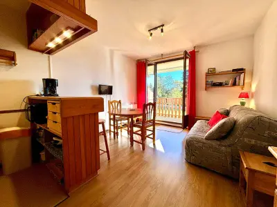 Appartement à Pugny Chatenod, Studio skis aux pieds avec balcon et animaux admis - L1030760