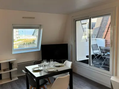 Appartement à Cabourg, Appartement 2 pièces avec balcon, parking, internet et animaux acceptés à Cabourg - L1030761