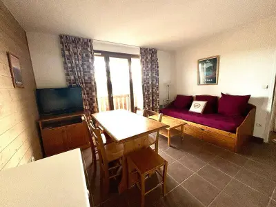 Appartement à Les Angles, Appartement 3 pièces au calme avec parking FR-1-593-120 N°1030766